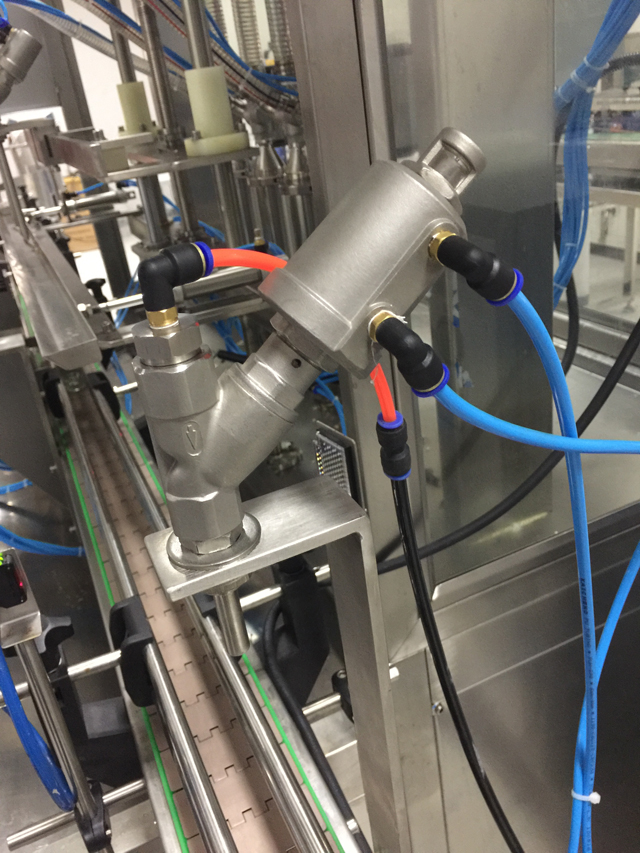 充填中の接続用ガスフラッシングシステム.jpg