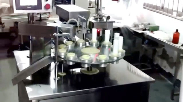 tubes filling ultrasonic sealing machine semi automatic 超音波チューブシーラーフィラー機器.jpg