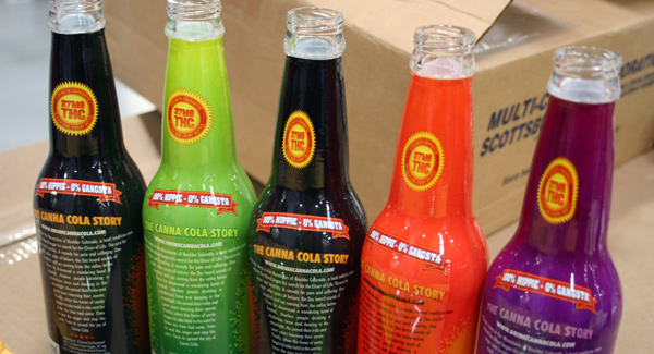 shrinkage labeler equipment for water bottles ボトルネック収縮スリーブ歪み1.jpg