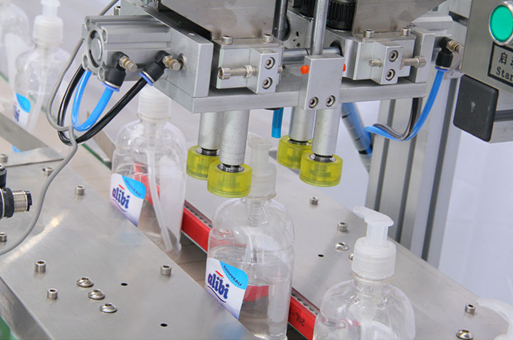 screw capping machine スクリューキャッパー装置.jpg