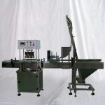 食品産業におけるガラス瓶用自動リニア真空キャッピングマシン