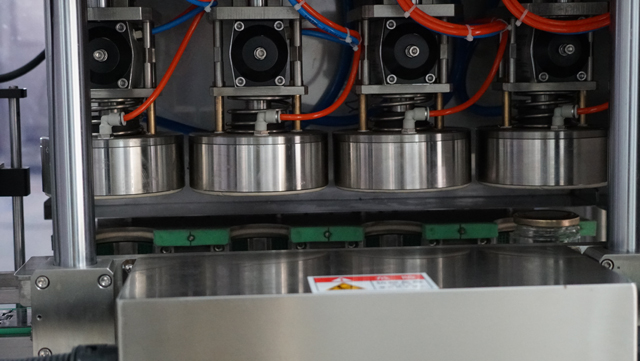 4 ヘッド キャッパー バキューム.jpg