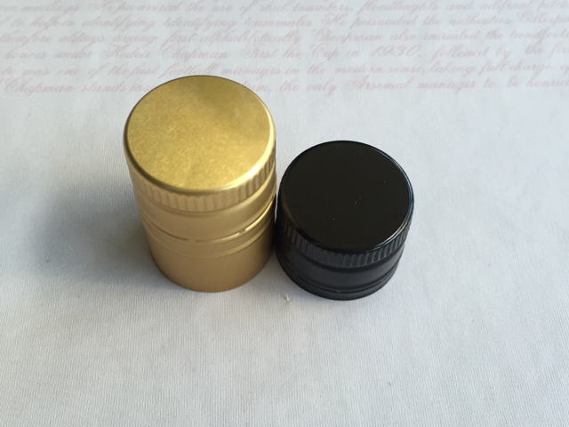 screw caps 金属キャップ.jpg