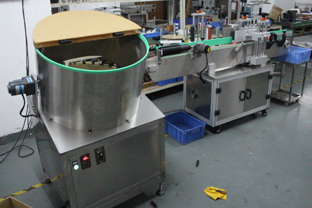 哺乳瓶のスクランブラー給餌 (3).jpg