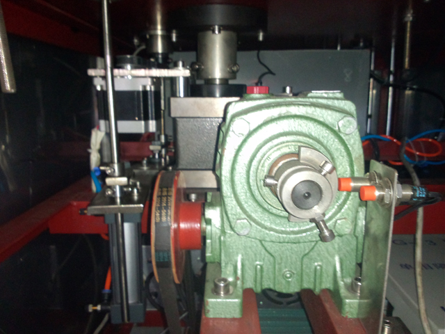 internal tubes filling sealing machine チューブ フィラー シーラー 半自動.jpg