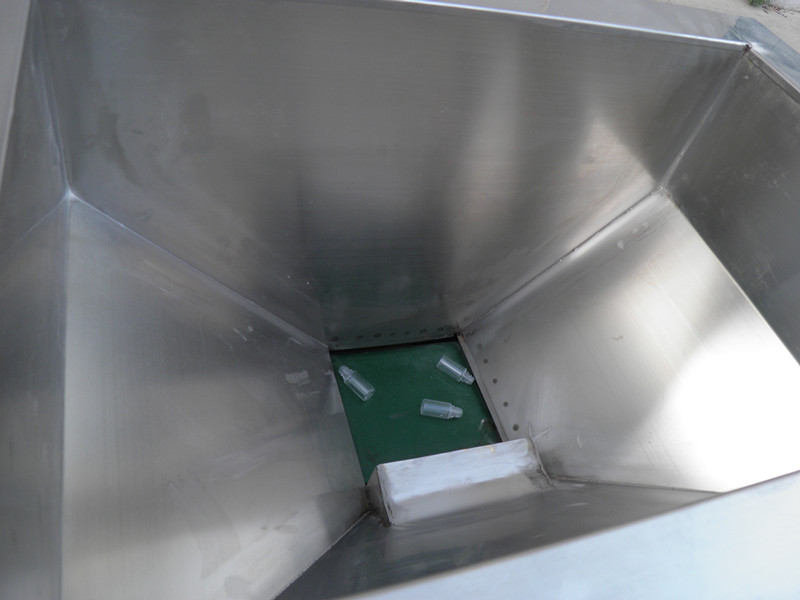 E liquid unscrambler for filling capping line E 液体用ボトル アンスクランブラー.jpg