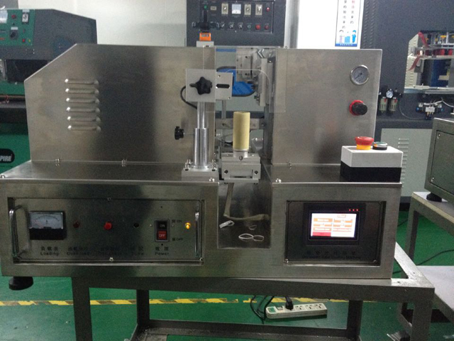 ultrasonic tube sealing equipment 超音波チューブシール機.jpg