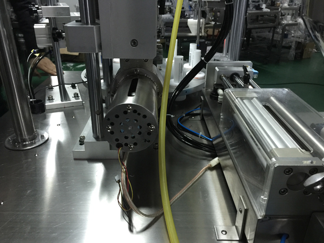 ultrasounic generator チューブ用超音波シール充填ペースト.jpg