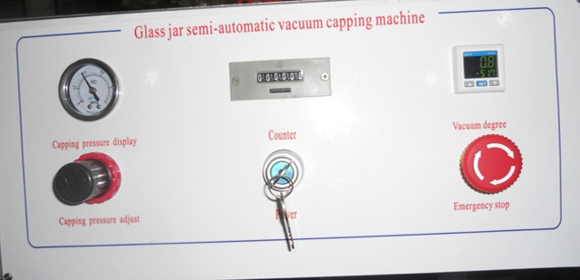 control panel from vacuum capping machines 真空キャッピング機械のパネル.jpg