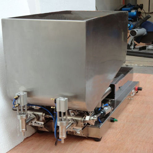 jam filling machinery semi automatic ジャムフィラー装備.jpg