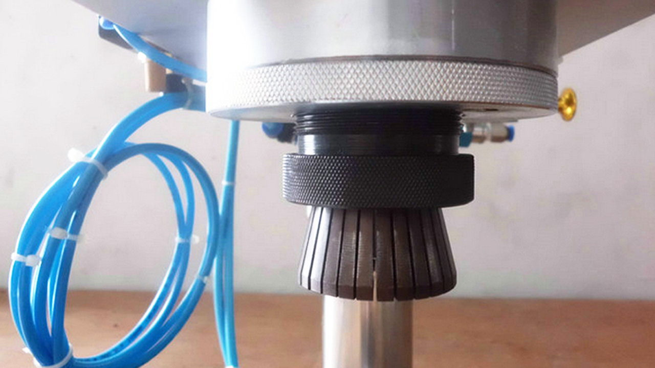 crimping head from pneumatic capping machines 圧着ヘッド.jpg