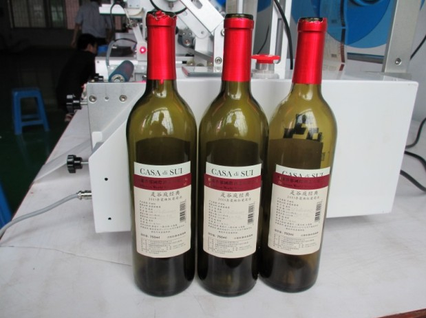 red wine bottles ボトル入り赤ワイン.jpg