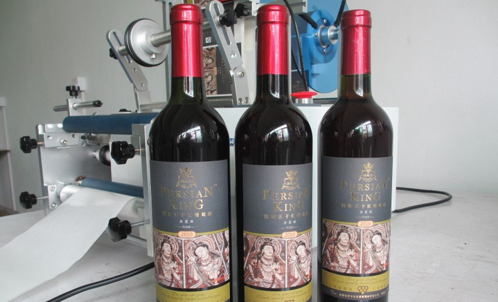 semi automatic labeling machine ラベリング機器.jpg