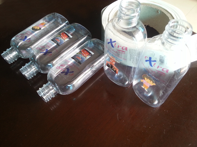 transparent labels labelled samples bottles plane surface Mrwan サンプル透明ラベルとボトル (3).jpg