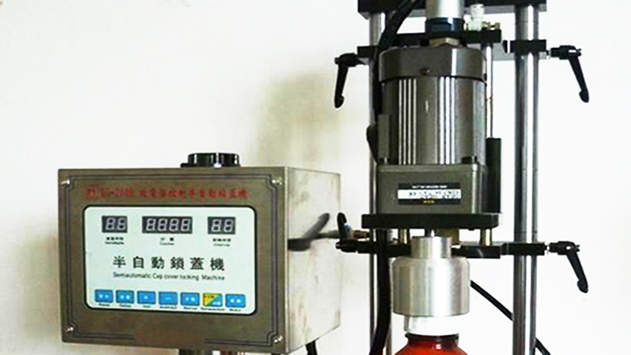 press capping equipments semi automatic プレスキャッパー装置.jpg