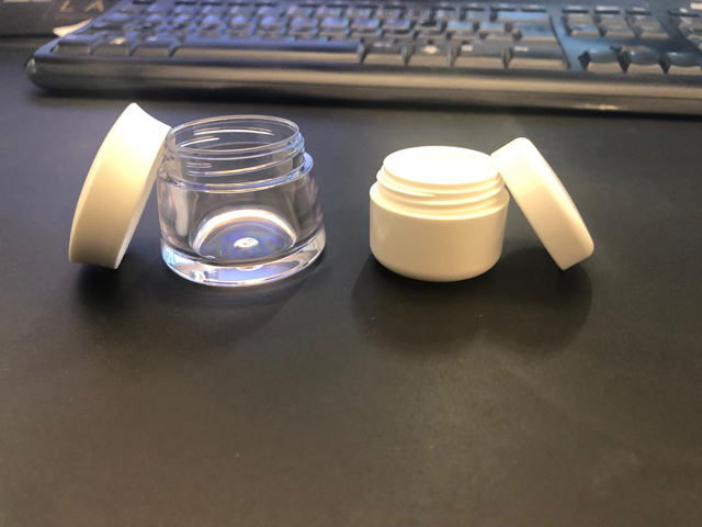 キャップ用の瓶サンプル