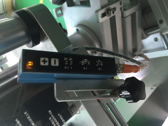 ラベル検出センサー 透明.jpg